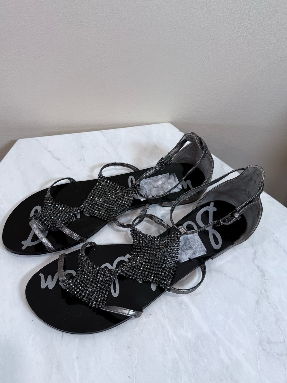 🔥Sam Edelman Women’s Metallic Black Flat Sandals size 8.5 EC🔥